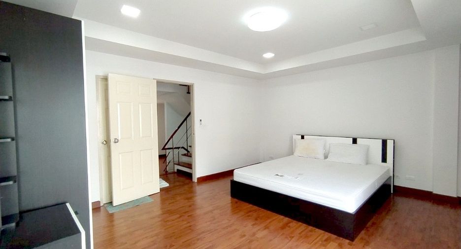 Haus zur Miete mit 4 Zimmer in Mueang Chon Buri, Chonburi