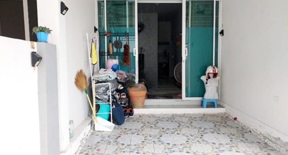 For sale 2 ベッドルーム townhouse in Mueang Samut Sakhon, Samut Sakhon