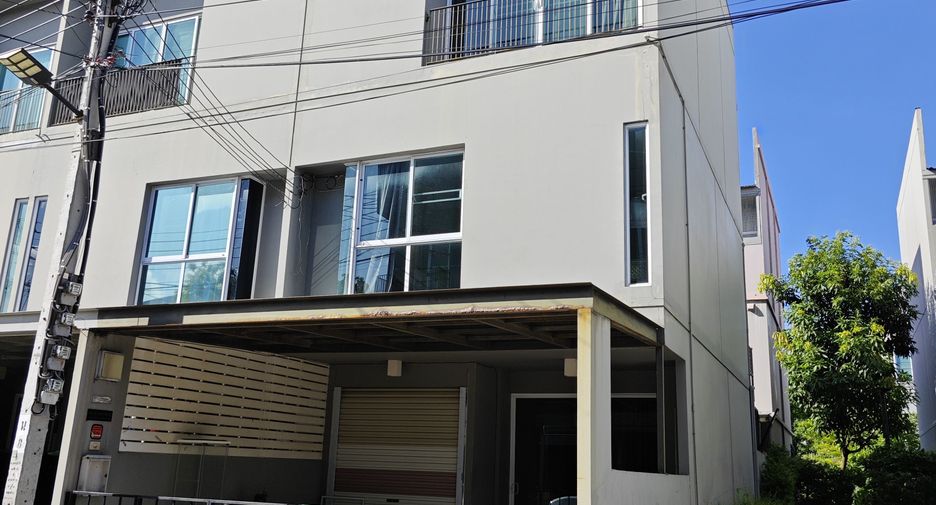 For sale 3 bedrooms townhouse in Pak Kret, Nonthaburi