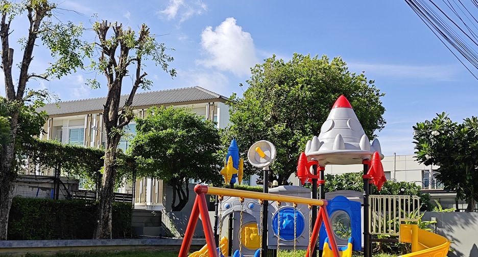 For sale 3 bedrooms townhouse in Pak Kret, Nonthaburi