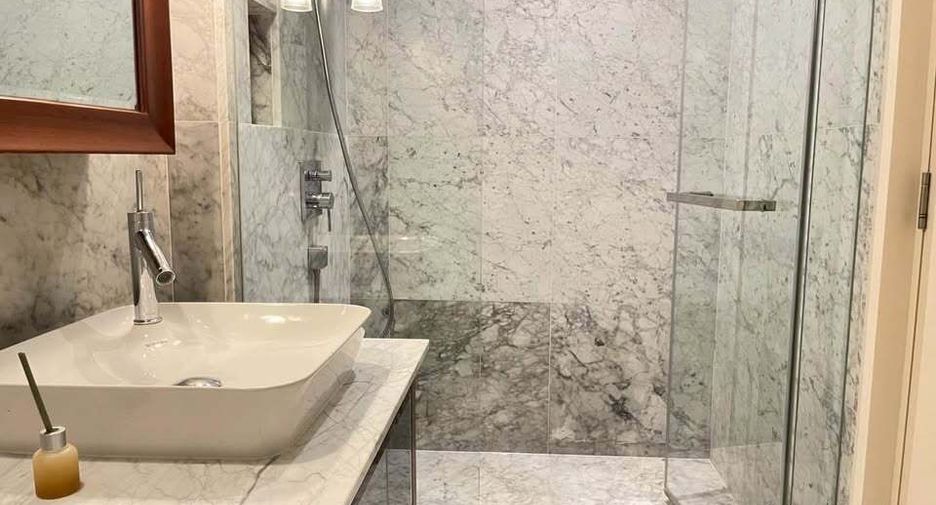 Condo en venta y en alquiler de 2 habitaciones en Watthana, Bangkok