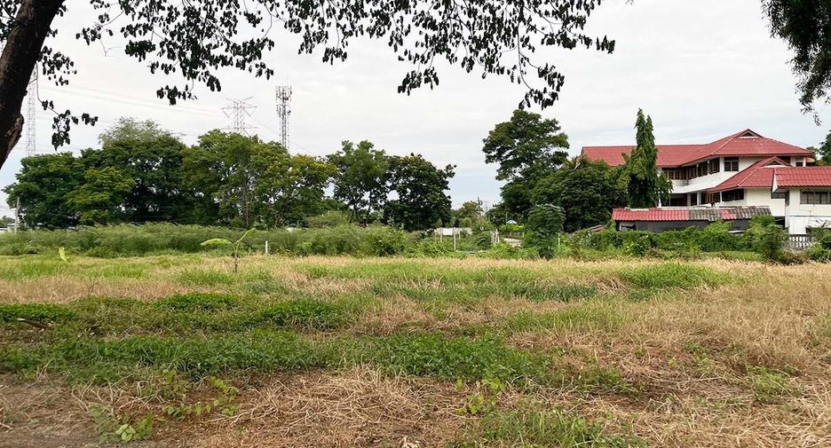 Terreno en venta en Pak Kret, Nonthaburi