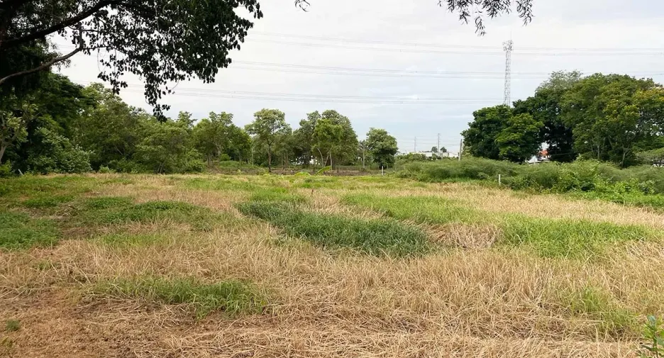 Terreno en venta en Pak Kret, Nonthaburi