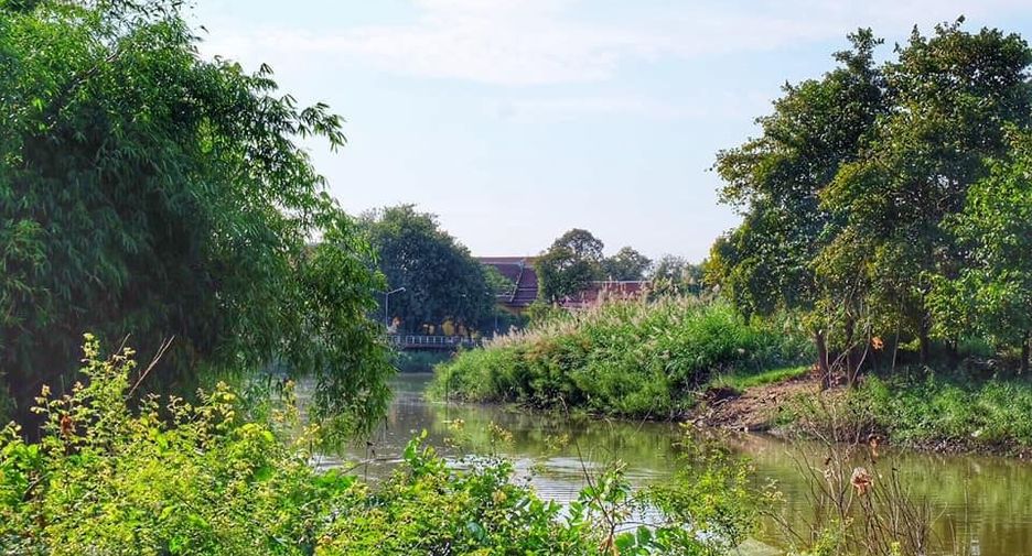 Haus zum Kauf mit 4 Zimmer in Mueang Suphanburi, Suphan Buri