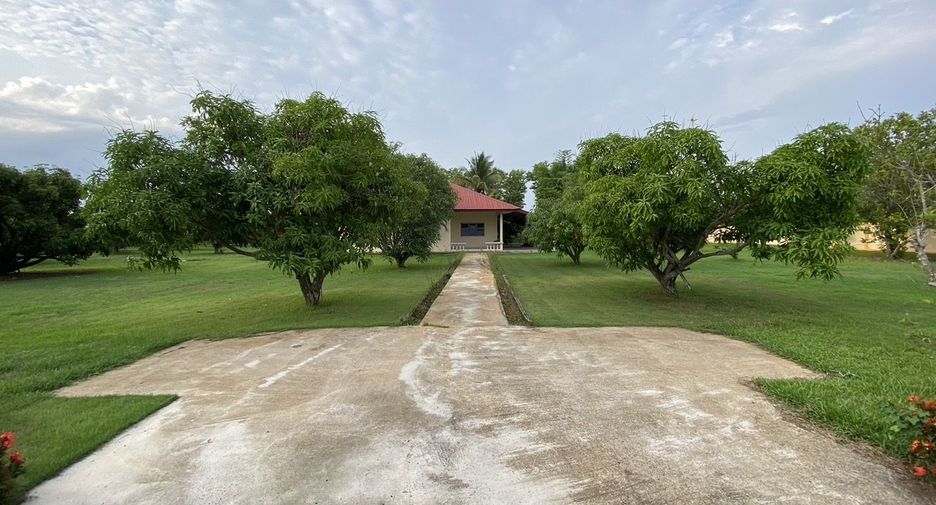 For sale 4 bedrooms house in Phrao, Chiang Mai