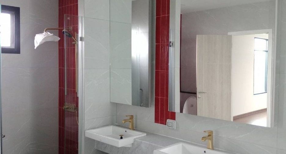 For rent 3 bedrooms house in Mueang Nonthaburi, Nonthaburi