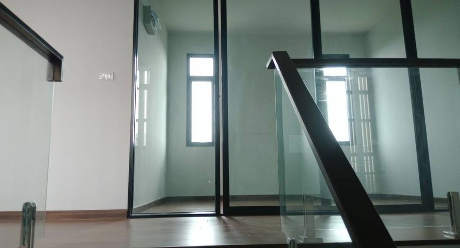 For rent 3 bedrooms house in Mueang Nonthaburi, Nonthaburi