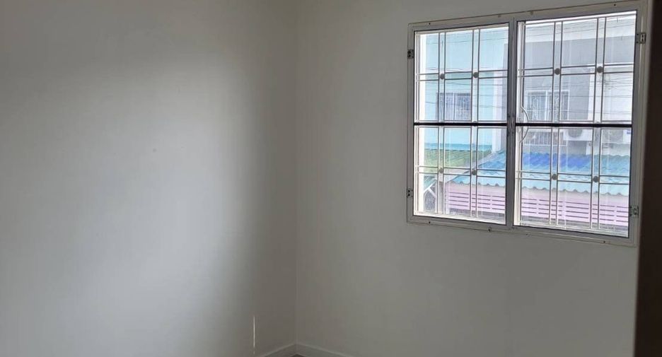 For sale 3 bedrooms townhouse in Mueang Pathum Thani, Pathum Thani