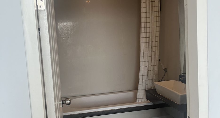 Wohnung zum Kauf mit 2 Zimmer in Sathon, Bangkok