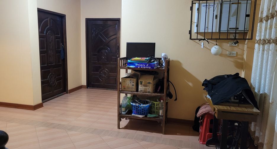 For sale 6 bedrooms house in Mueang Udon Thani, Udon Thani