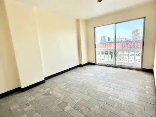 For sale 2 ベッドルーム condo in Bang Kapi, Bangkok