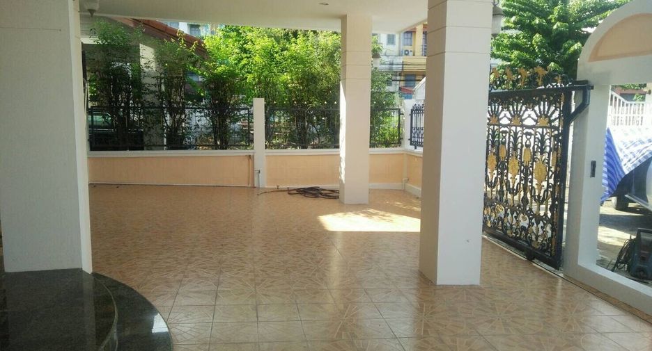 Casa en venta y en alquiler de 3 habitaciones en Thanyaburi, Pathum Thani