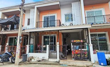 For sale 4 bedrooms townhouse in Mueang Samut Sakhon, Samut Sakhon