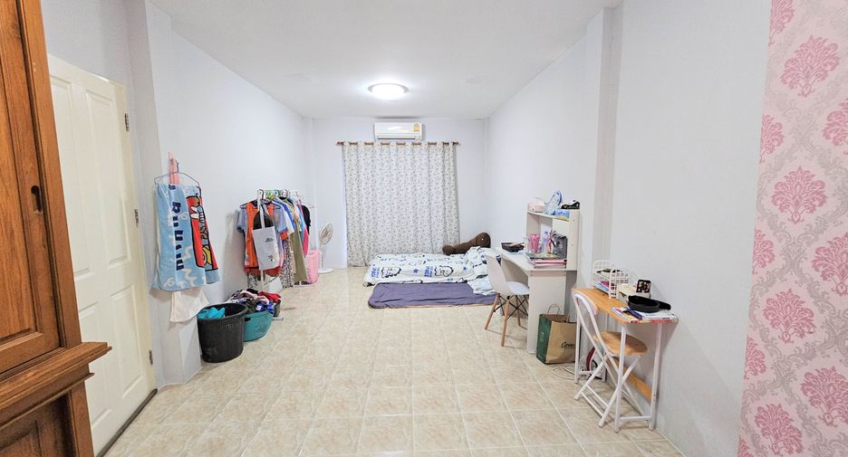 For sale 4 bedrooms townhouse in Mueang Samut Sakhon, Samut Sakhon