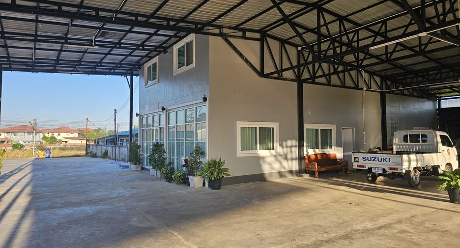 For sale 4 bedrooms house in Mueang Sakon Nakhon, Sakon Nakhon