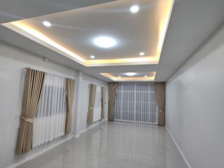 For sale 4 bedrooms house in Mueang Sakon Nakhon, Sakon Nakhon