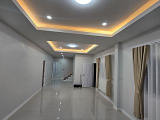 For sale 4 bedrooms house in Mueang Sakon Nakhon, Sakon Nakhon
