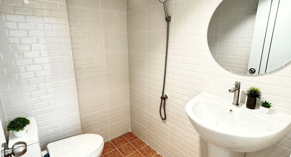 For sale 4 bedrooms townhouse in Thanyaburi, Pathum Thani
