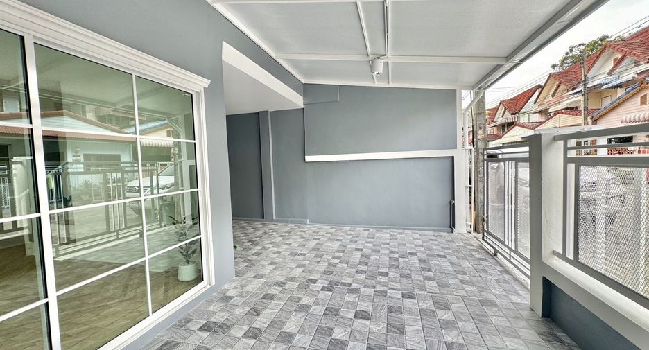 For sale 4 bedrooms townhouse in Thanyaburi, Pathum Thani