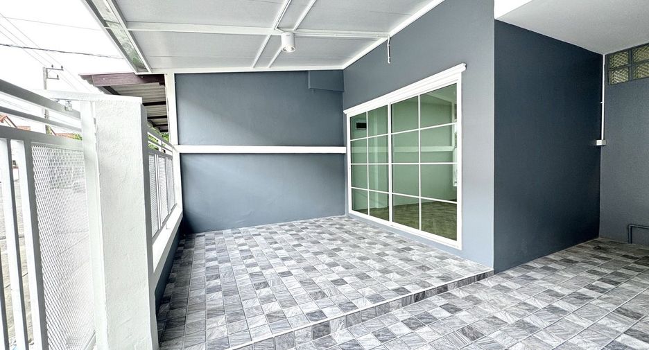 For sale 4 bedrooms townhouse in Thanyaburi, Pathum Thani