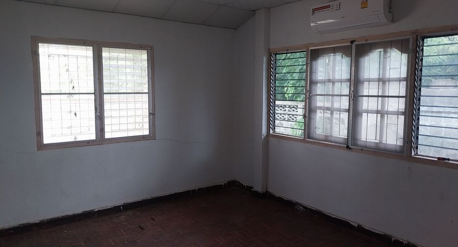 For sale 3 bedrooms house in Dok Khamtai, Phayao
