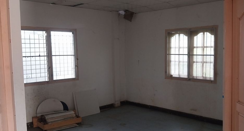 For sale 3 bedrooms house in Dok Khamtai, Phayao
