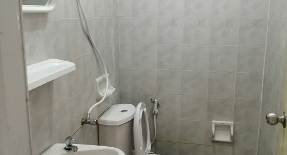 For sale 2 bedrooms townhouse in Khlong Luang, Pathum Thani