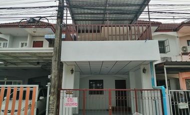 For sale 2 bedrooms townhouse in Khlong Luang, Pathum Thani