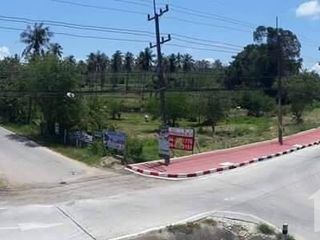 出售 土地 在 Thap Sakae, 班武里府