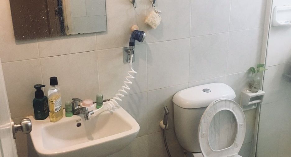 For sale 1 bed condo in Bang Kapi, Bangkok