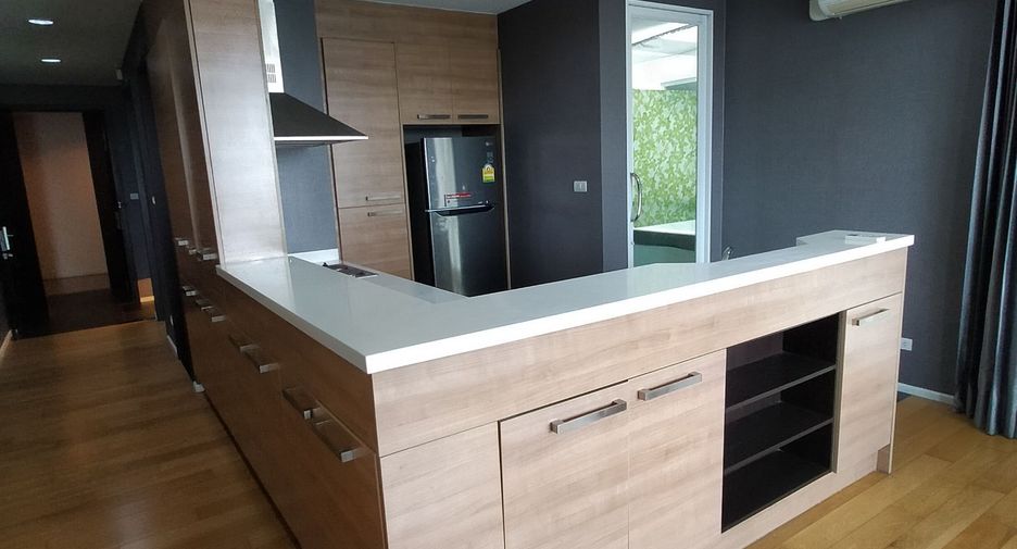 For rent and for sale 2 bedrooms condo in Watthana, Bangkok