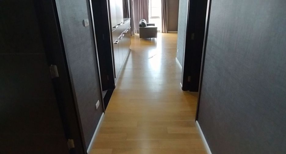 For rent and for sale 2 bedrooms condo in Watthana, Bangkok