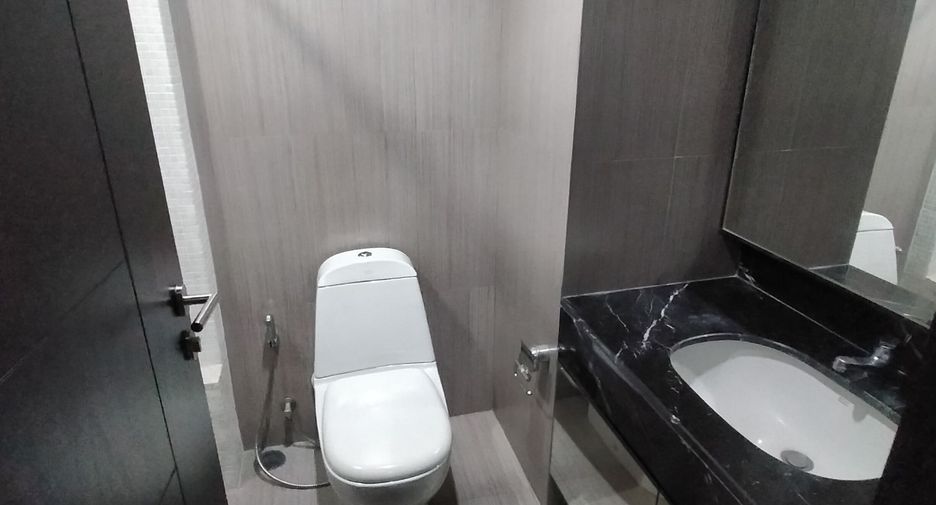 For rent and for sale 2 bedrooms condo in Watthana, Bangkok