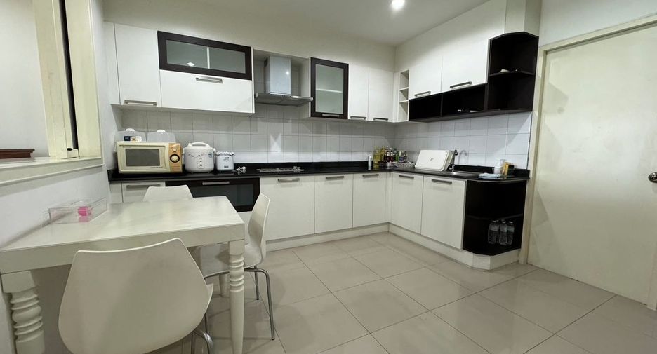 Wohnung zur Miete mit 3 Zimmer in Mueang Nonthaburi, Nonthaburi