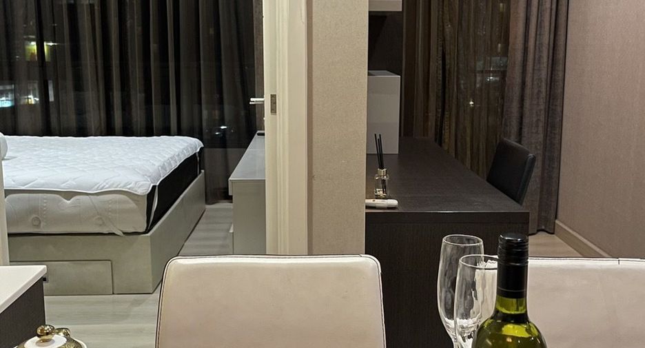 For sale 2 bedrooms condo in Phaya Thai, Bangkok