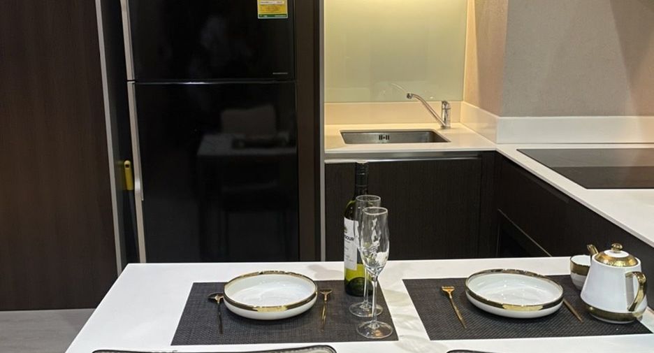 For sale 2 bedrooms condo in Phaya Thai, Bangkok
