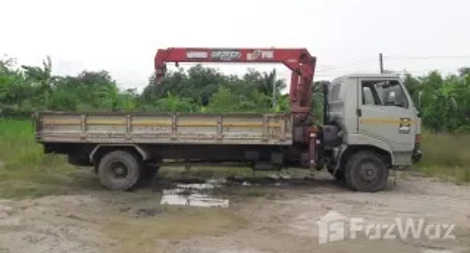 Продажа и аренда торговое помещение в Ban Bueng, Чонбури