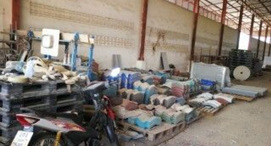 Продажа и аренда торговое помещение в Ban Bueng, Чонбури