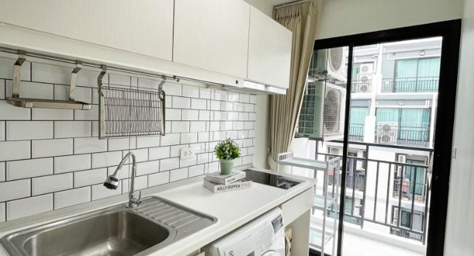For sale 1 bed condo in Mueang Samut Prakan, Samut Prakan