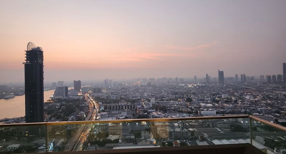 For sale 2 bedrooms condo in Yan Nawa, Bangkok