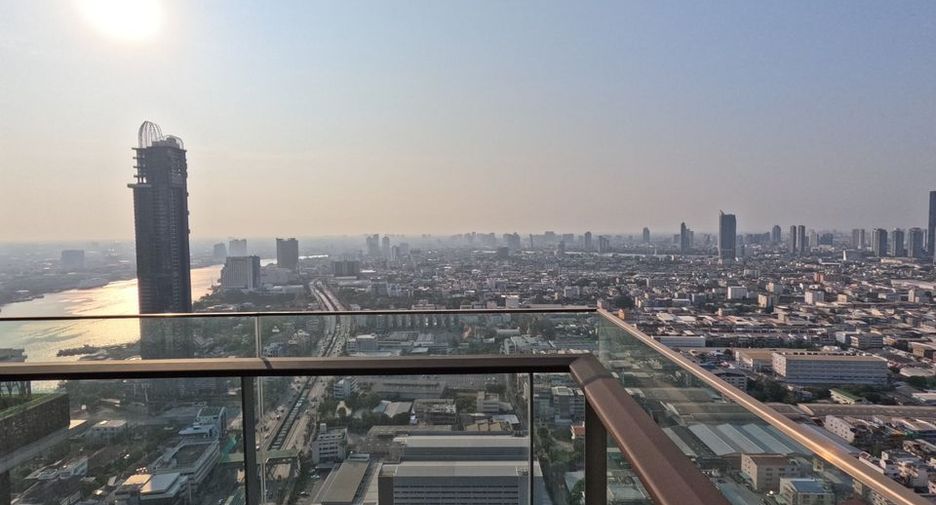 For sale 2 bedrooms condo in Yan Nawa, Bangkok