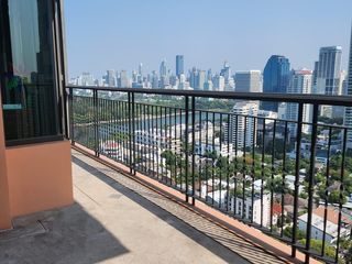 For sale 2 bedrooms condo in Khlong Toei, Bangkok