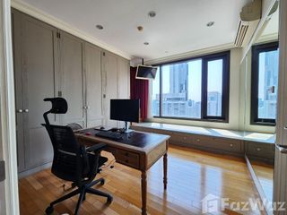 For sale 2 bedrooms condo in Khlong Toei, Bangkok