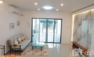 Casa adosada en venta de 4 habitaciones en Bang Bua Thong, Nonthaburi