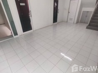 Reihenhaus zur Miete mit 6 Zimmer in Thanyaburi, Pathum Thani