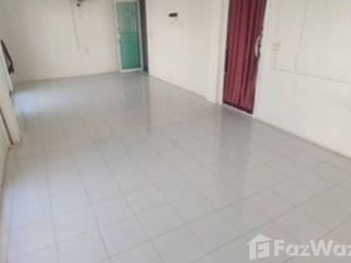 Casa adosada en alquiler de 6 habitaciones en Thanyaburi, Pathum Thani