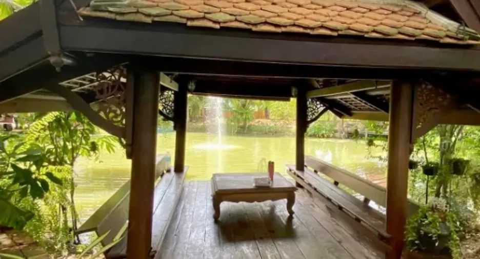 For sale 4 bedrooms villa in Nakhon Chai Si, Nakhon Pathom