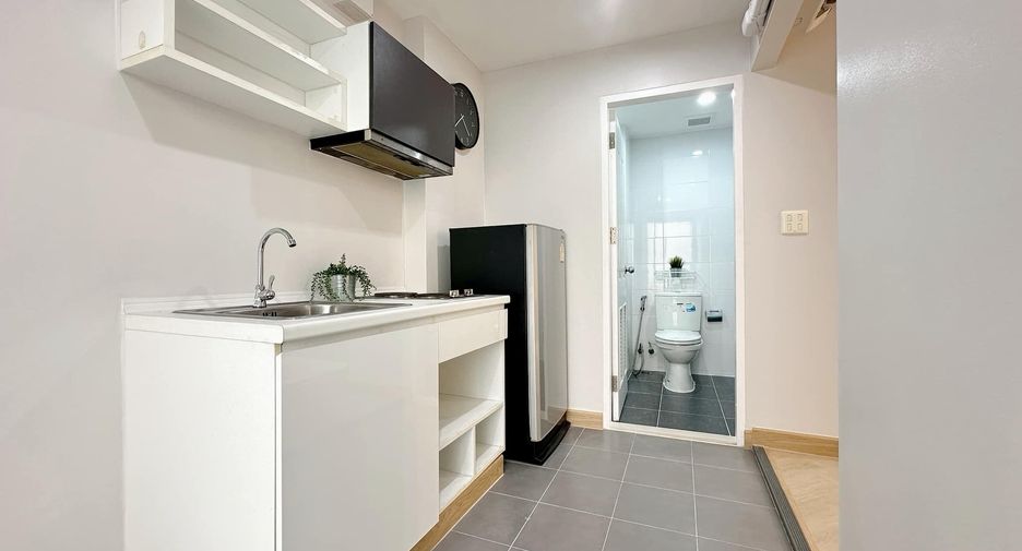 For sale 1 bed condo in Bang Na, Bangkok