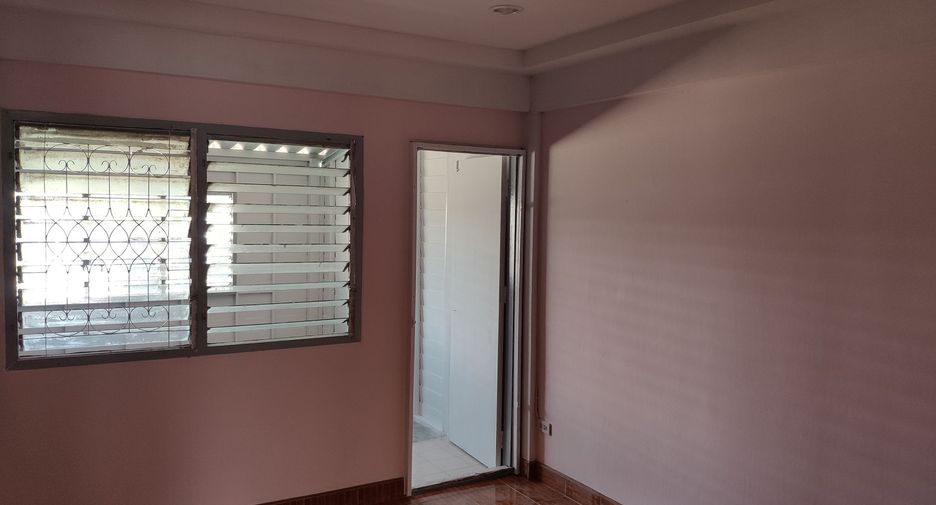 Продажа 3 спальни таунхаус в Khlong Luang, Патумтани