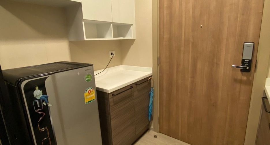 À vendre 1 chambre condo à Huai Khwang, Bangkok